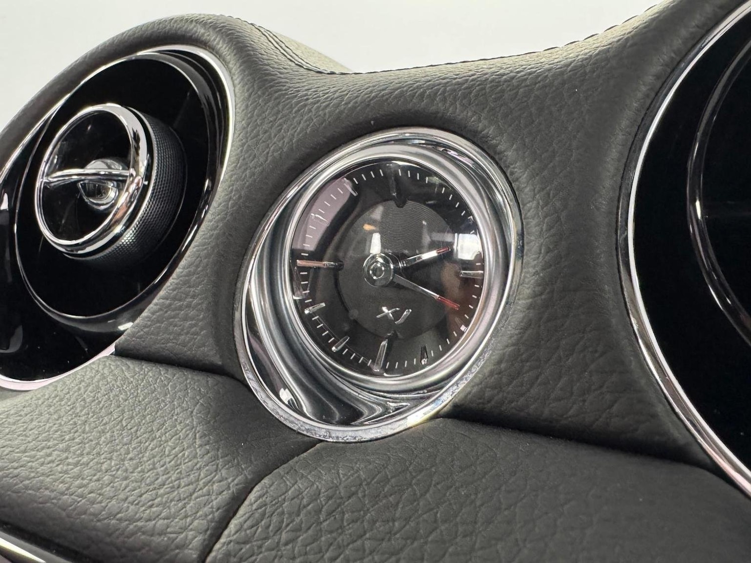 Used Jaguar XJ 2017 for sale - 76794589: Photo 26