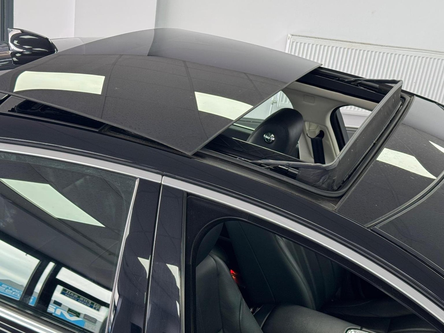 Used Jaguar XJ 2017 for sale - 76794589: Photo 3