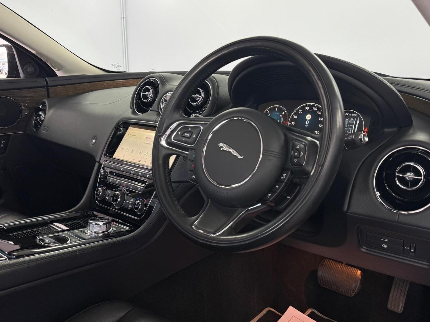 Used Jaguar XJ 2017 for sale - 76794589: Photo 4