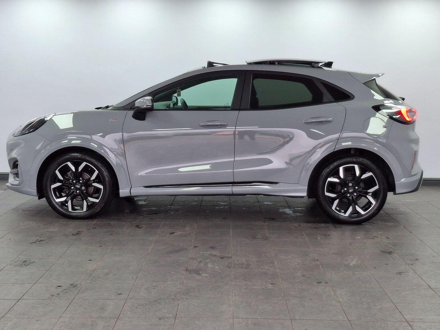 Used Ford Puma 2024 for sale - 77107669: Photo 2