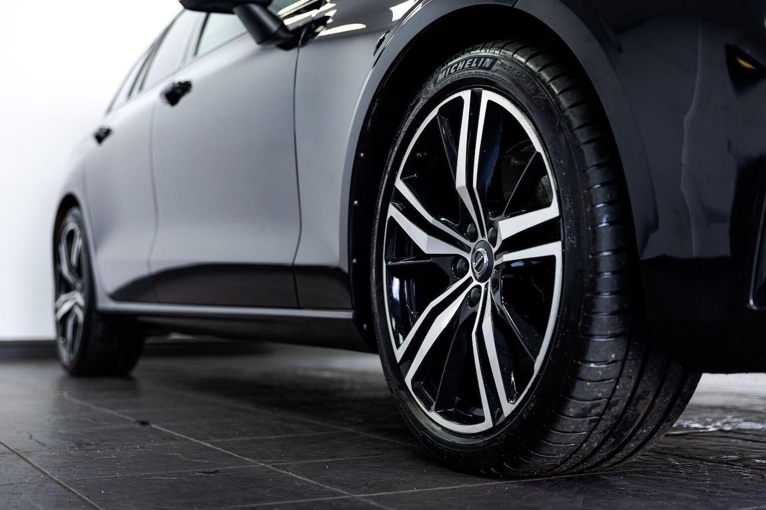 Used Volvo V60 2021 for sale - 75962620: Photo 12