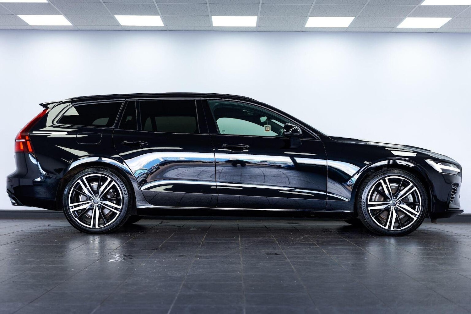 Used Volvo V60 2021 for sale - 75962620: Photo 16