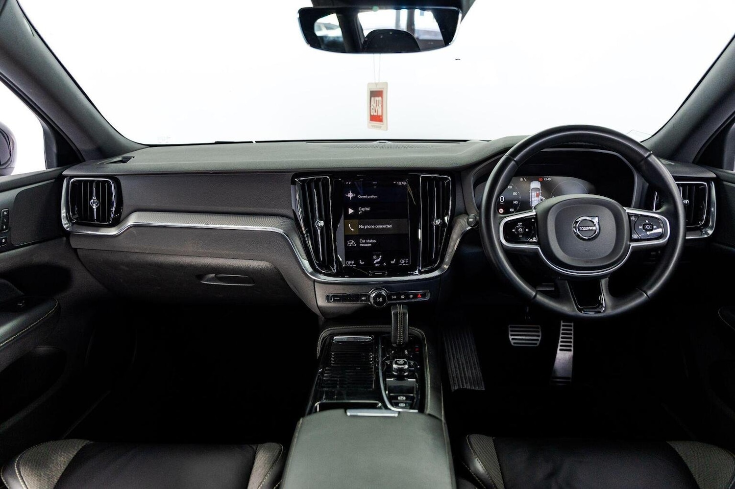 Used Volvo V60 2021 for sale - 75962620: Photo 3