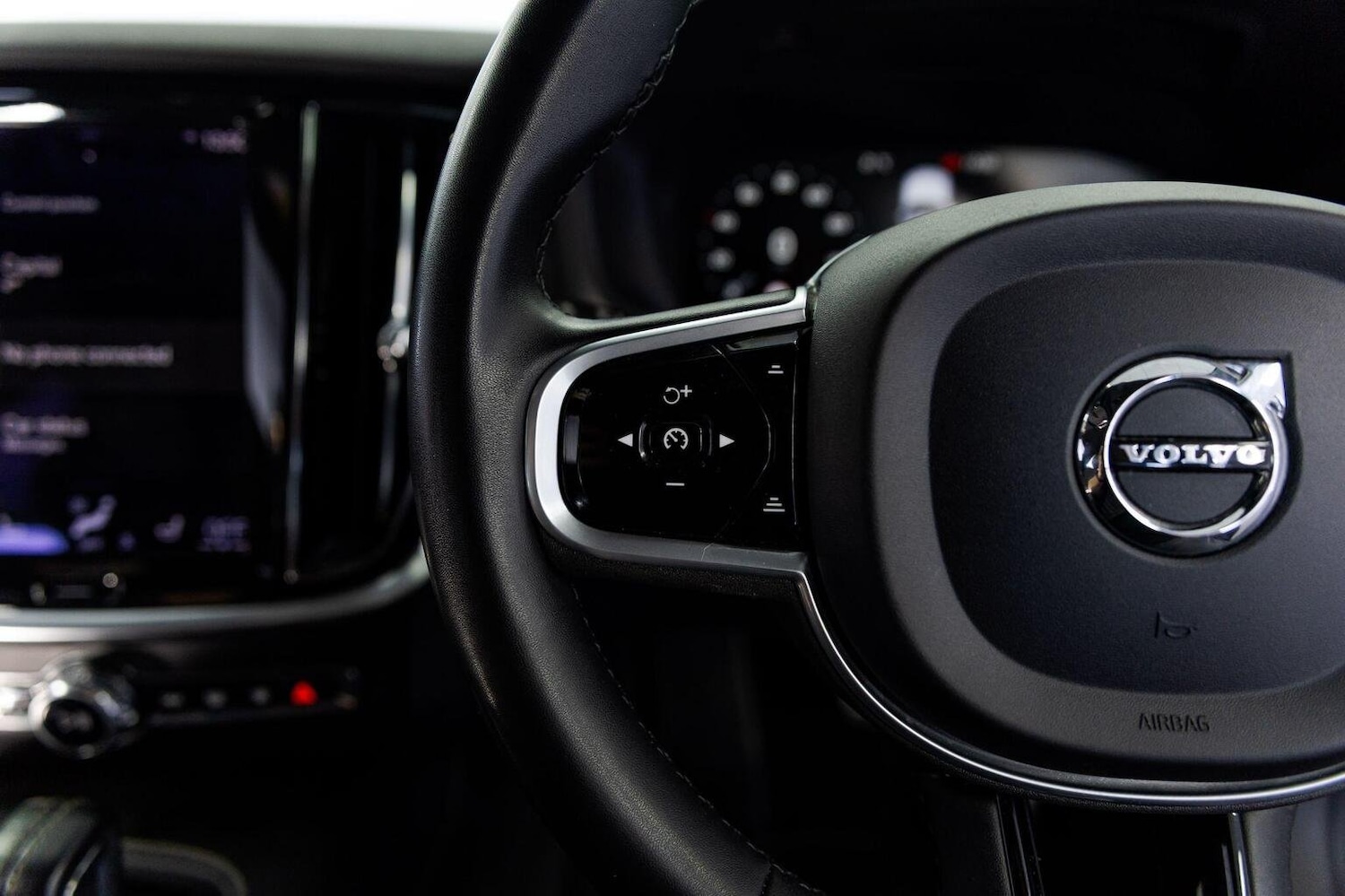 Used Volvo V60 2021 for sale - 75962620: Photo 37