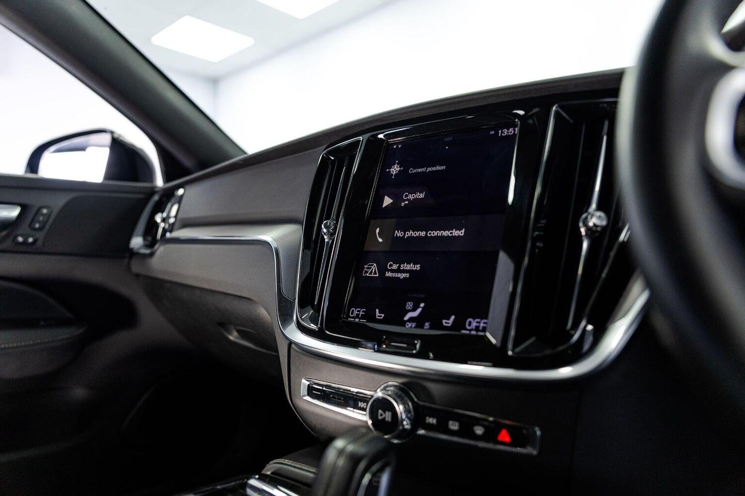 Used Volvo V60 2021 for sale - 75962620: Photo 42