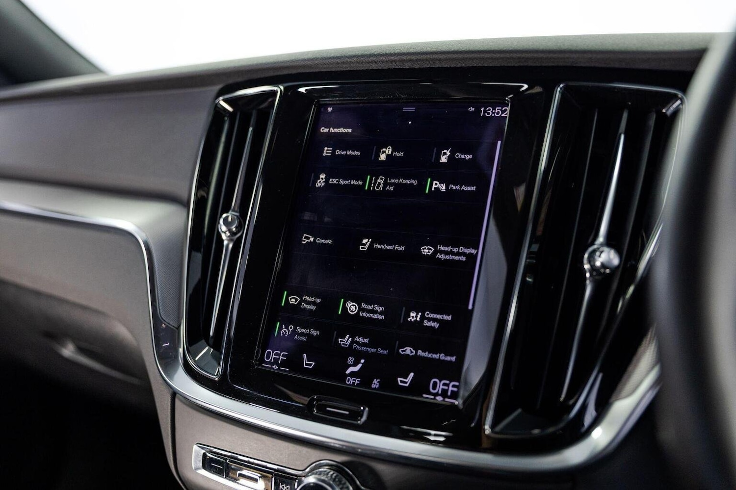 Used Volvo V60 2021 for sale - 75962620: Photo 47