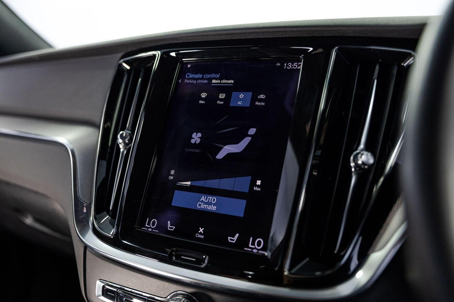 Used Volvo V60 2021 for sale - 75962620: Photo 49