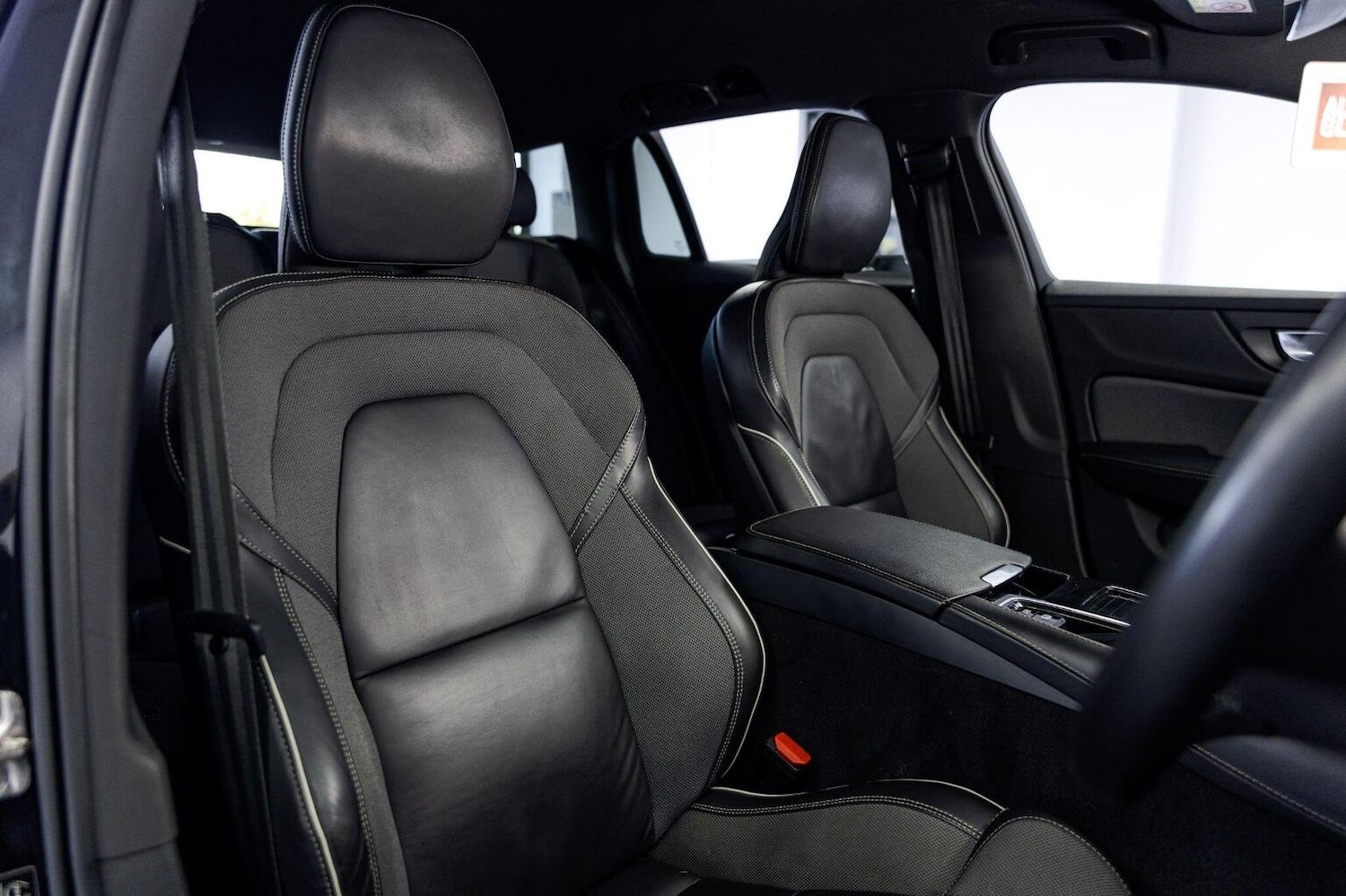 Used Volvo V60 2021 for sale - 75962620: Photo 61