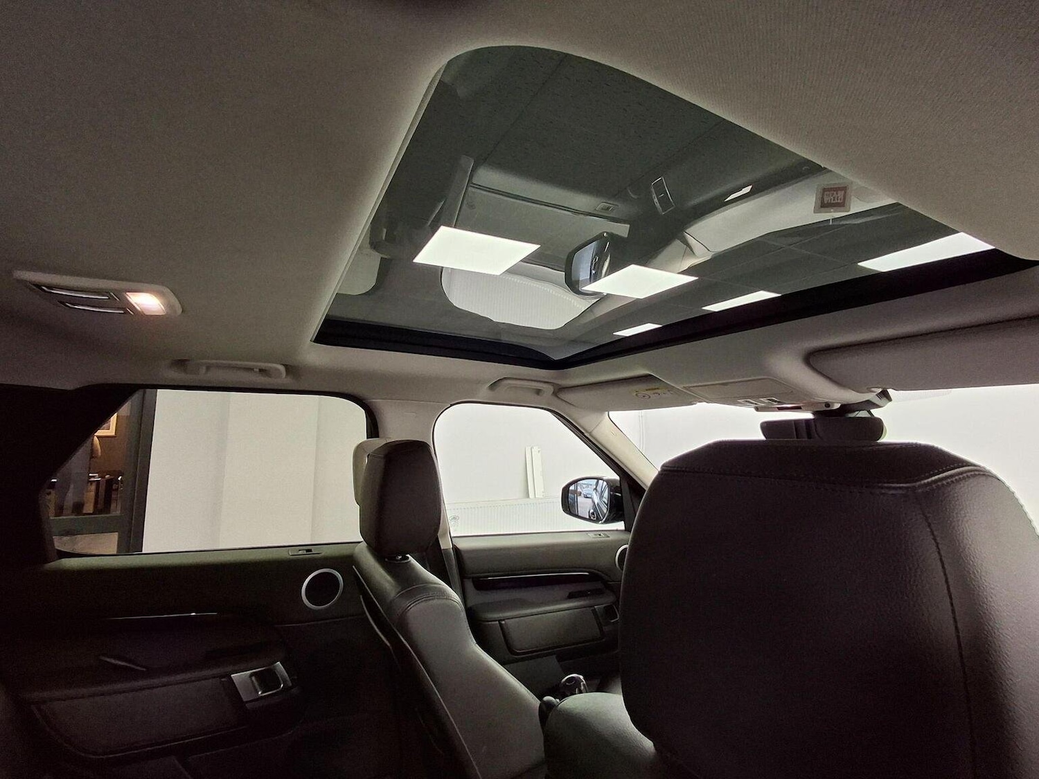 Used Land Rover Discovery 2019 for sale - 76347115: Photo 42