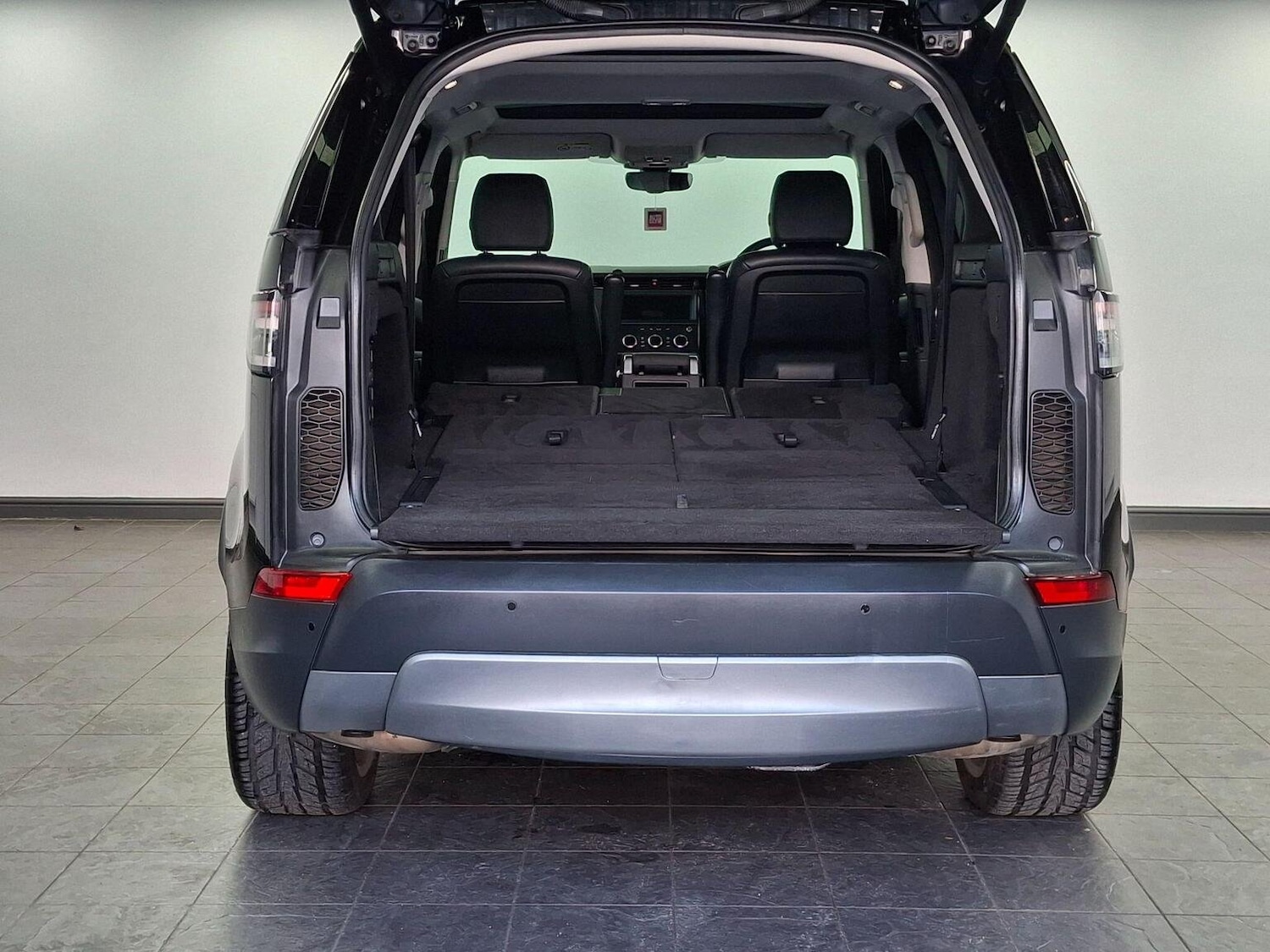 Used Land Rover Discovery 2019 for sale - 76347115: Photo 47