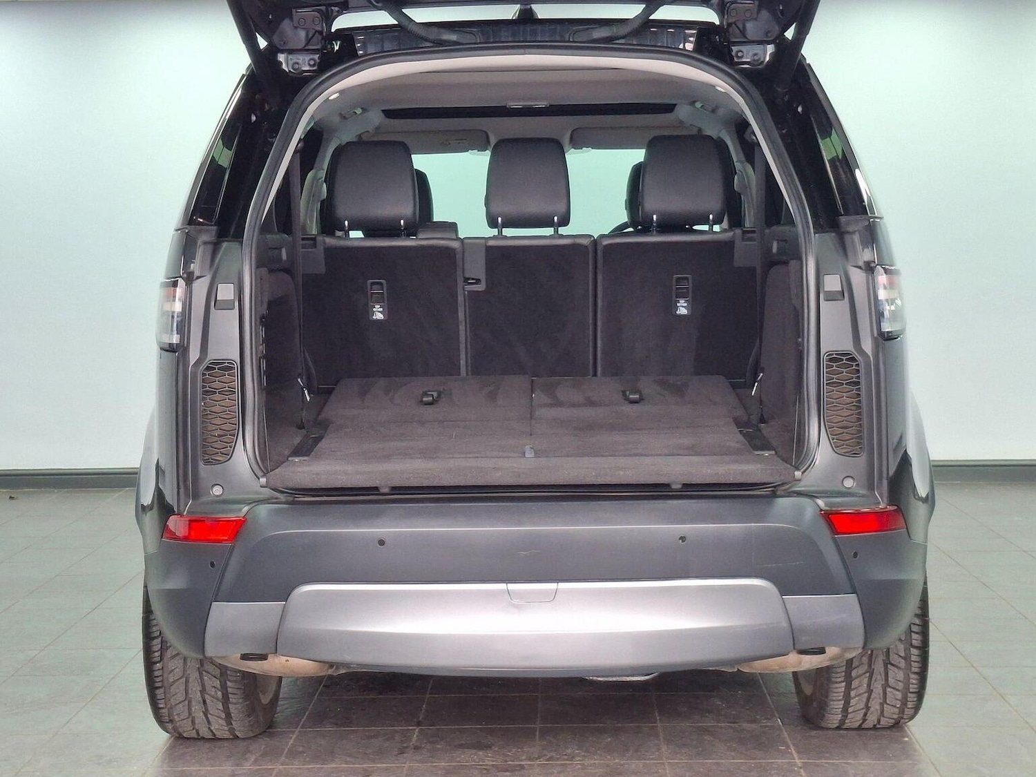 Used Land Rover Discovery 2019 for sale - 76347115: Photo 48