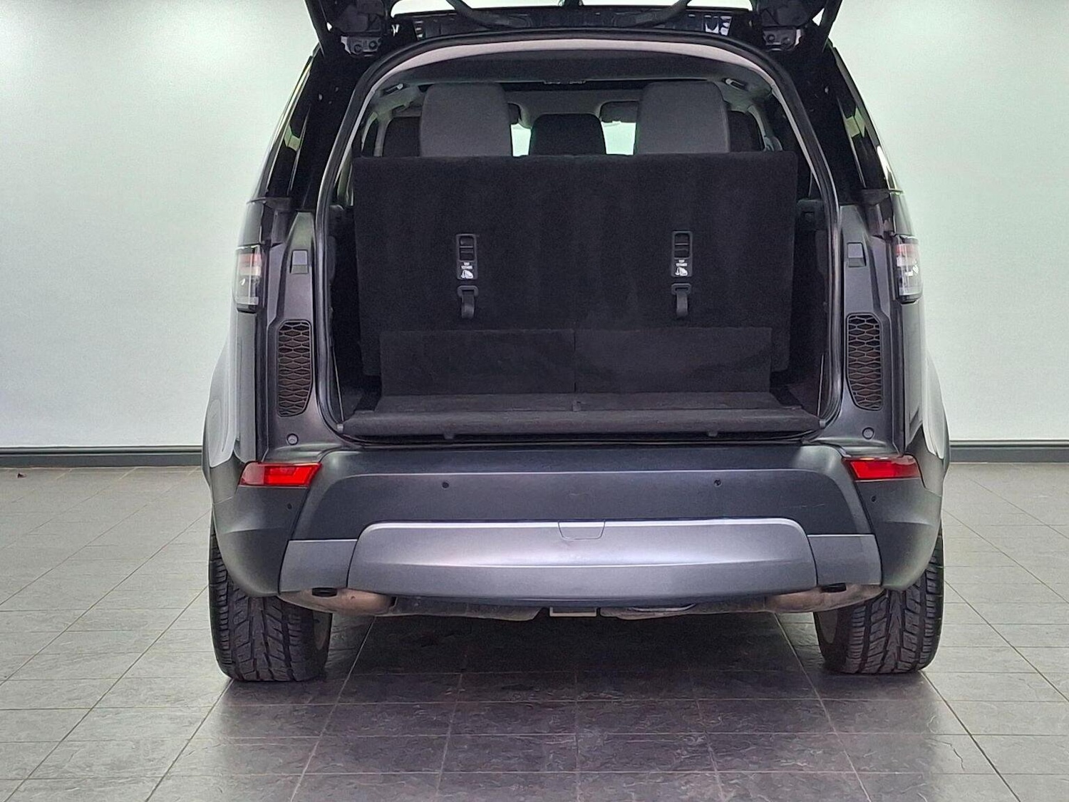 Used Land Rover Discovery 2019 for sale - 76347115: Photo 49