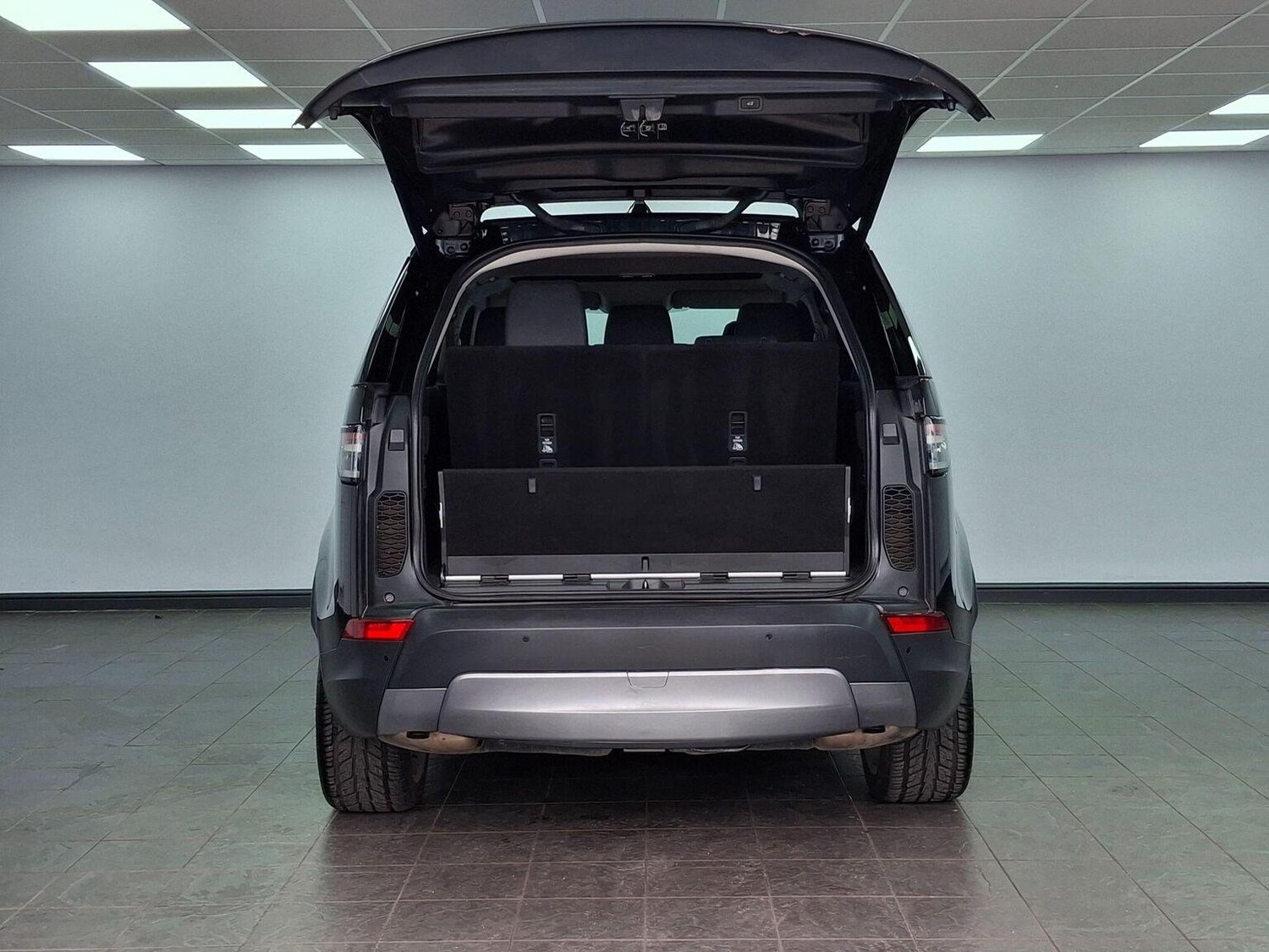 Used Land Rover Discovery 2019 for sale - 76347115: Photo 50