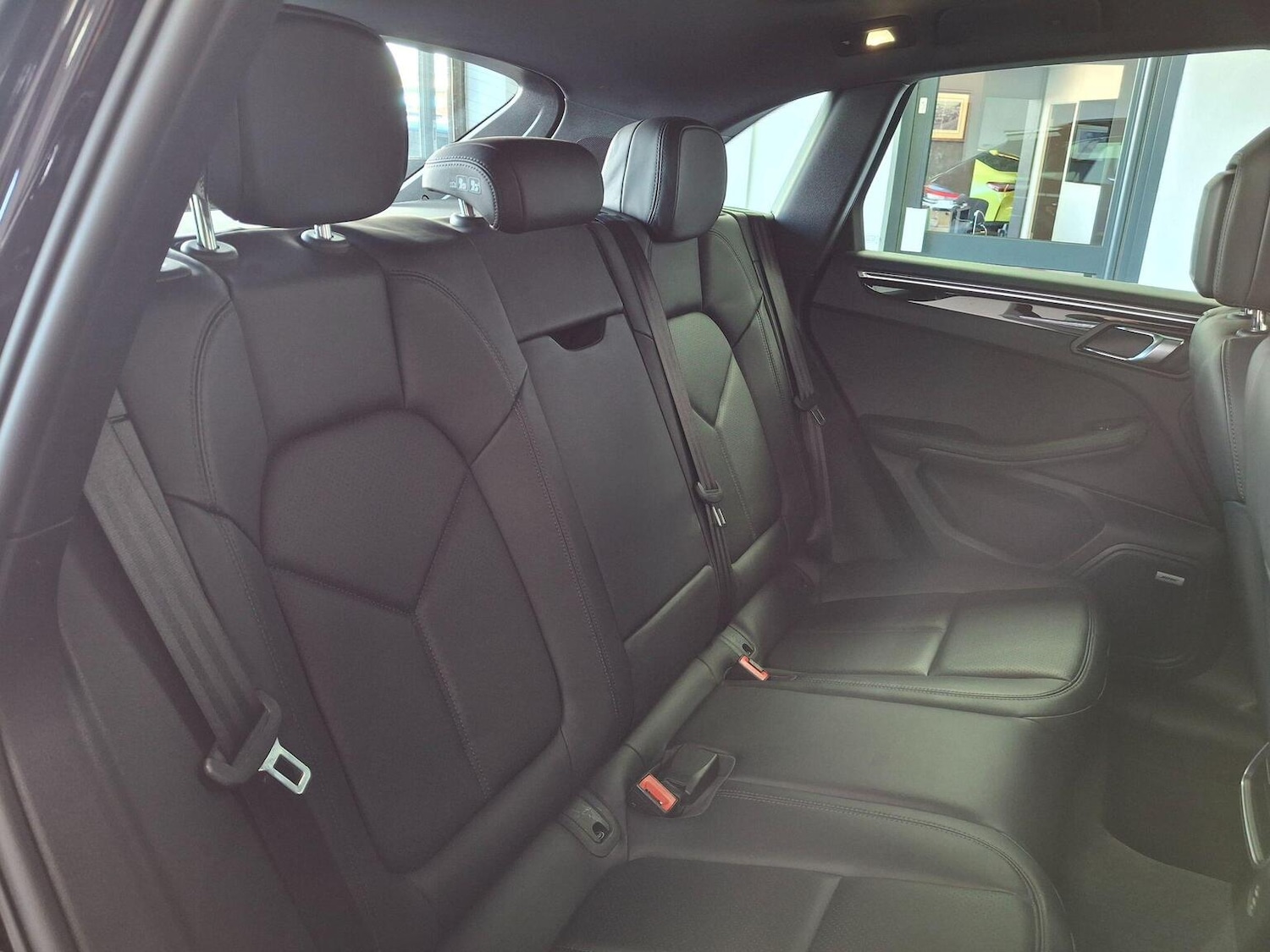 Used Porsche Macan 2021 for sale - 78070288: Photo 11