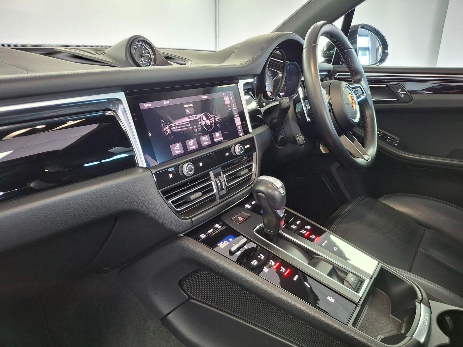 Used Porsche Macan 2021 for sale - 78070288: Photo 21