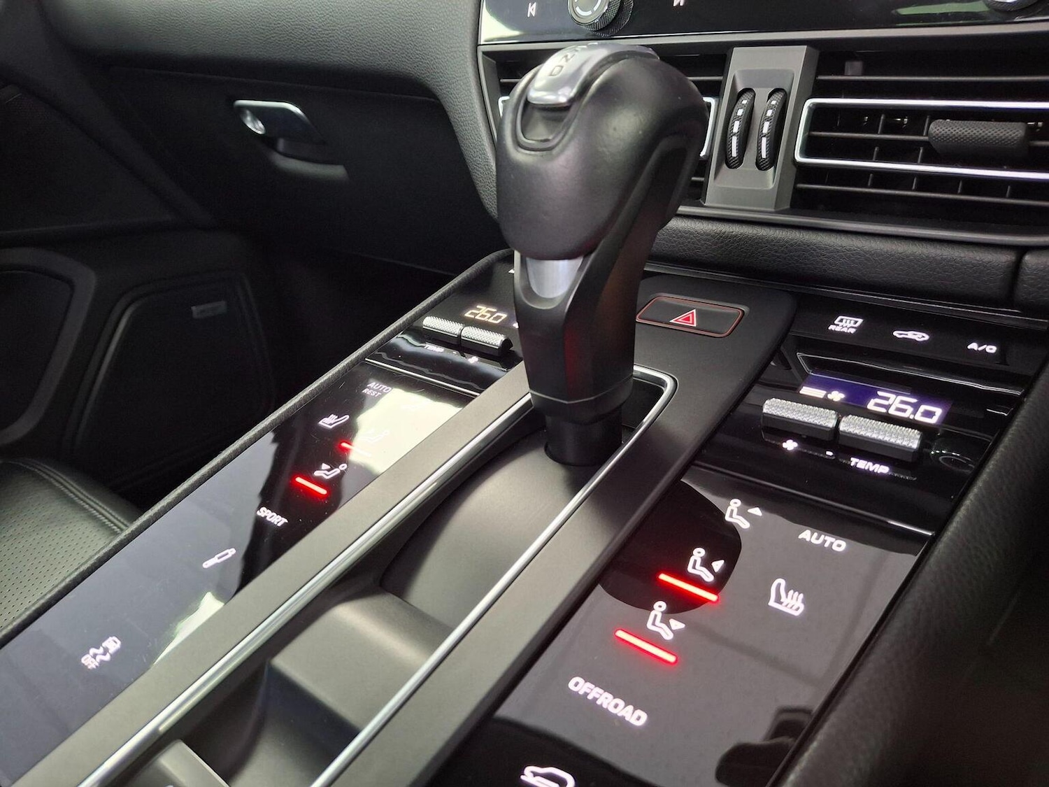 Used Porsche Macan 2021 for sale - 78070288: Photo 23