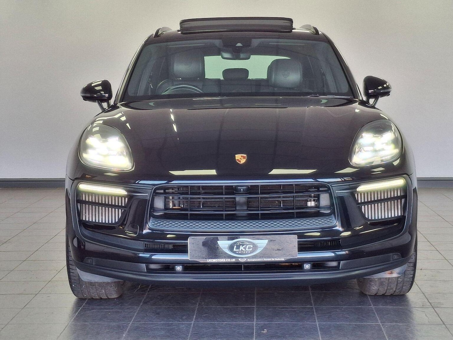 Used Porsche Macan 2021 for sale - 78070288: Photo 3