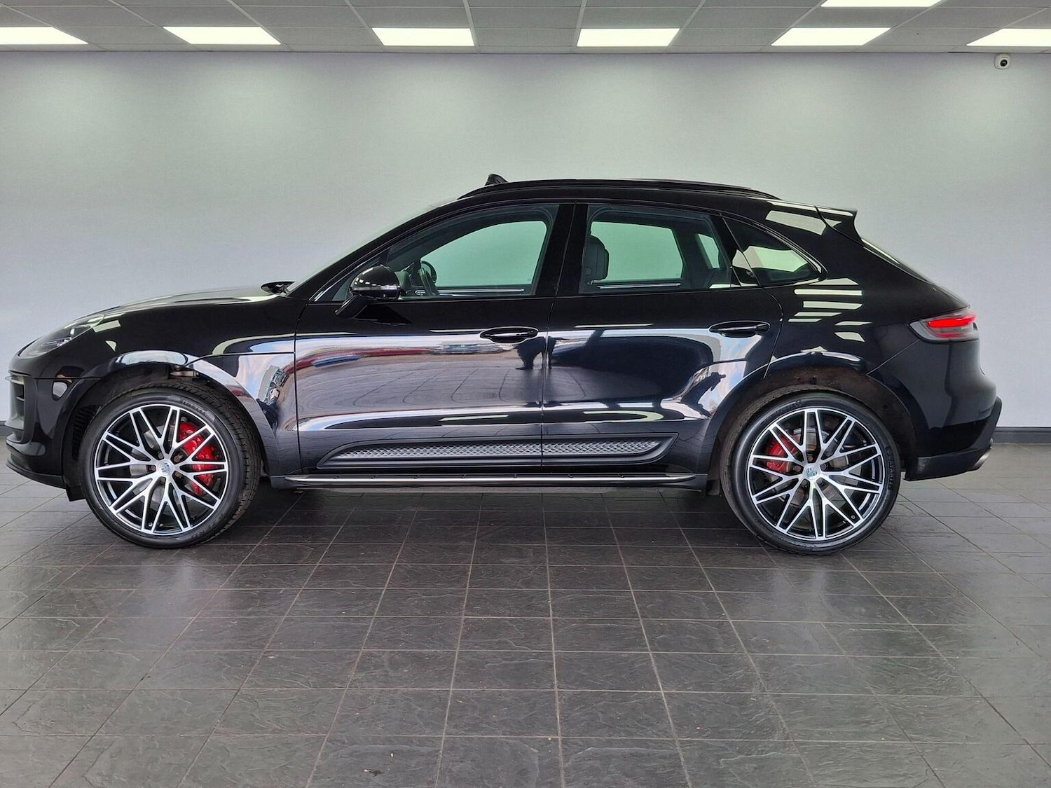 Used Porsche Macan 2021 for sale - 78070288: Photo 4