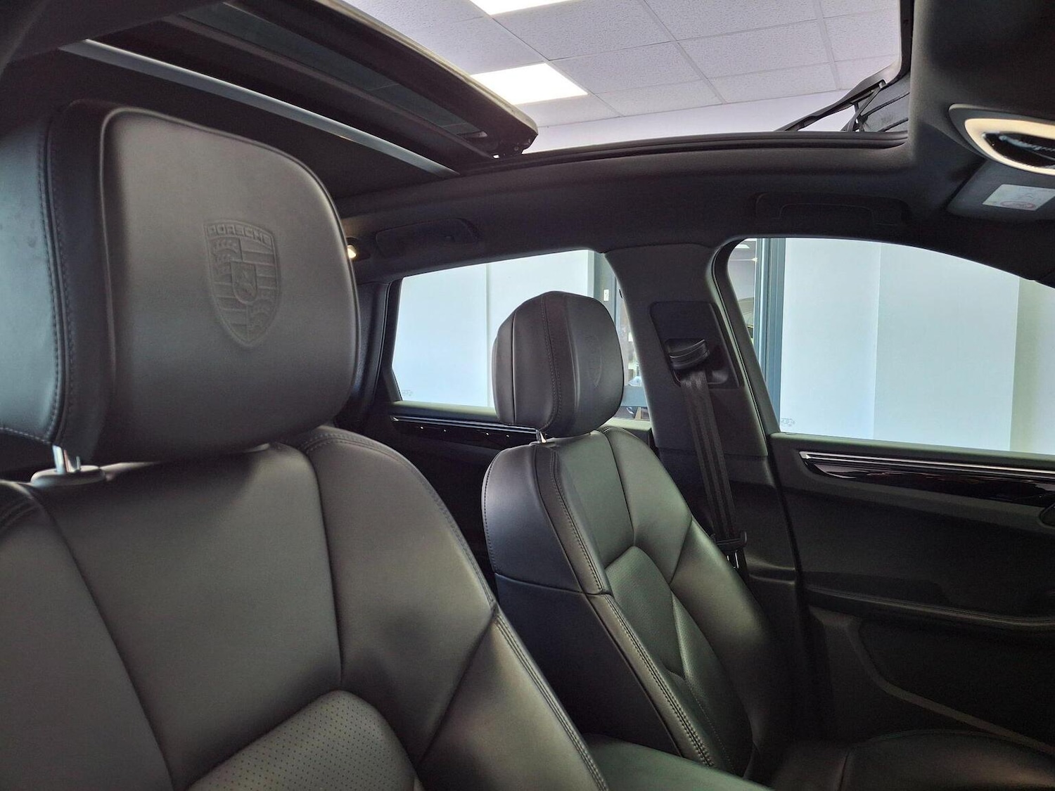 Used Porsche Macan 2021 for sale - 78070288: Photo 9