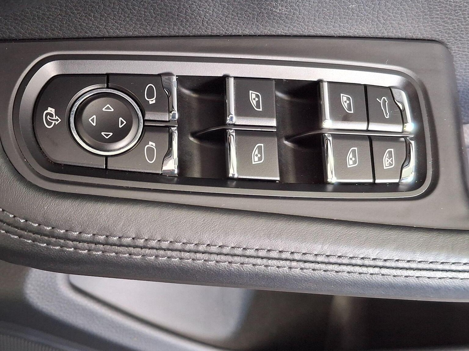 Used Porsche Macan 2021 for sale - 78070288: Photo 91