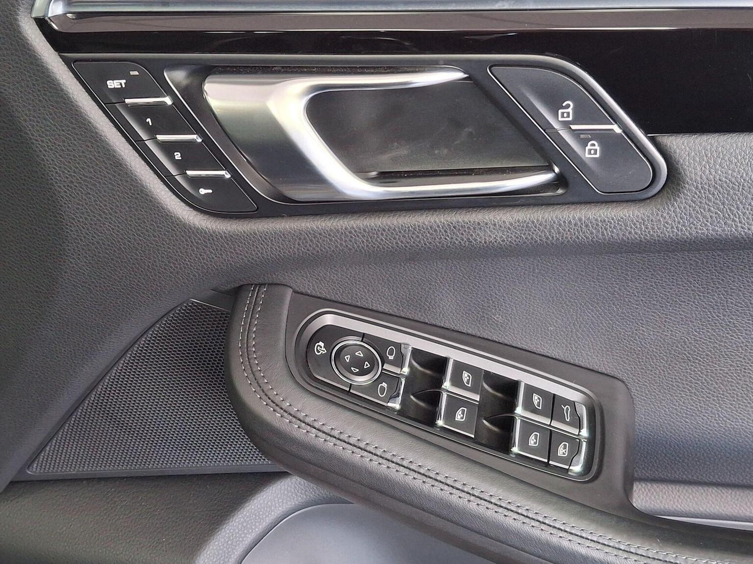 Used Porsche Macan 2021 for sale - 78070288: Photo 92