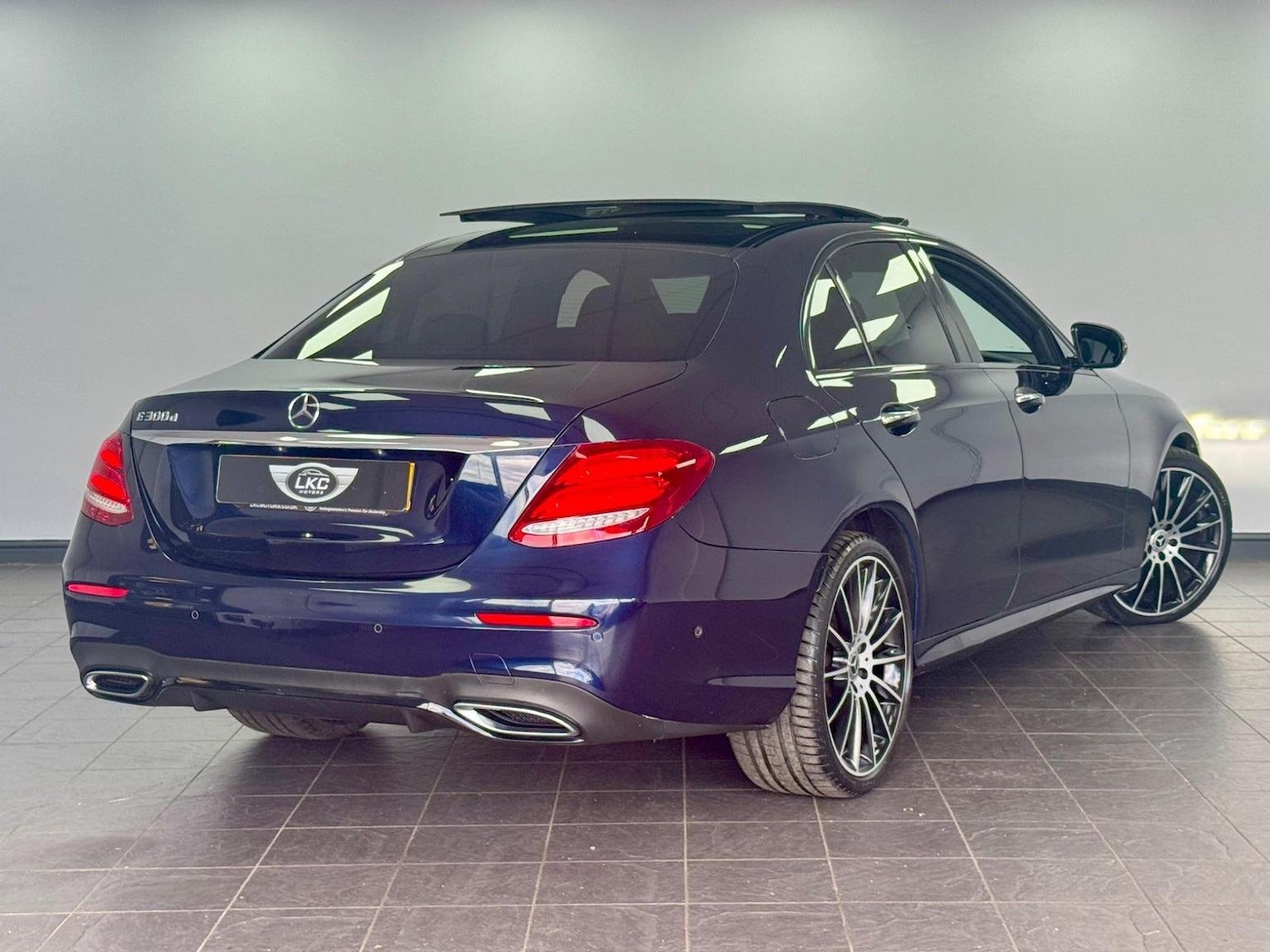 Used Mercedes-Benz E Class 2020 for sale - 76794586: Photo 2