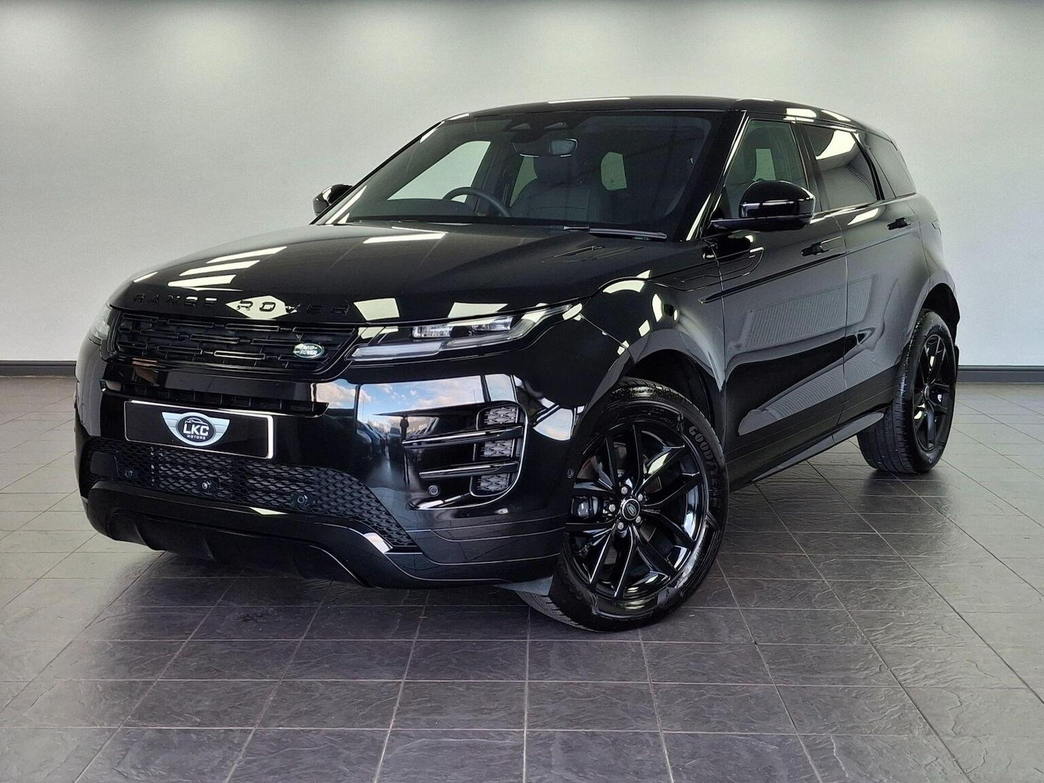 Used Land Rover Range Rover Evoque 2025 for sale - 76396987: Photo 1