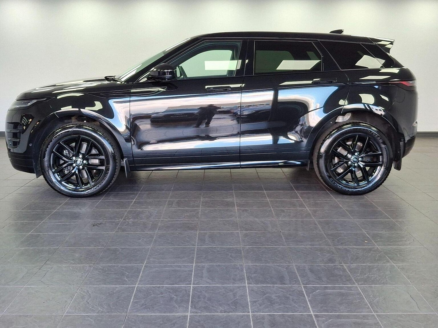 Used Land Rover Range Rover Evoque 2025 for sale - 76396987: Photo 11