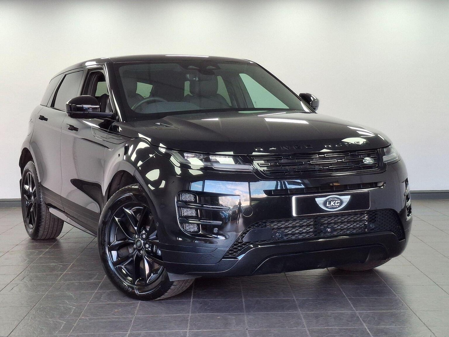 Used Land Rover Range Rover Evoque 2025 for sale - 76396987: Photo 12