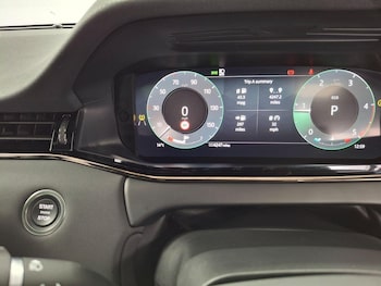 Used Land Rover Range Rover Evoque 2025 for sale - 76396987: Photo