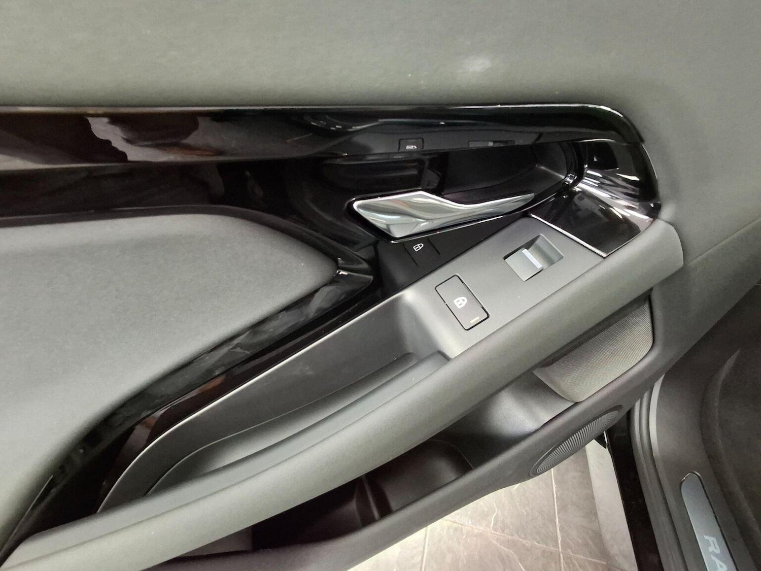 Used Land Rover Range Rover Evoque 2025 for sale - 76396987: Photo 55