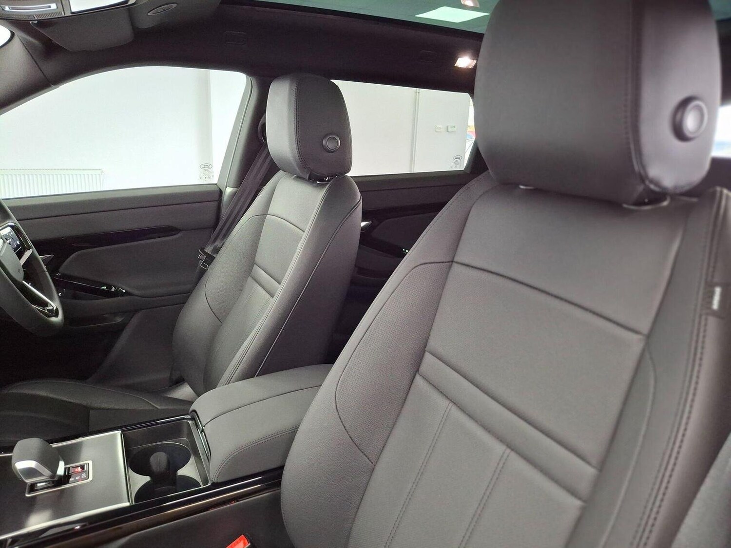 Used Land Rover Range Rover Evoque 2025 for sale - 76396987: Photo 71