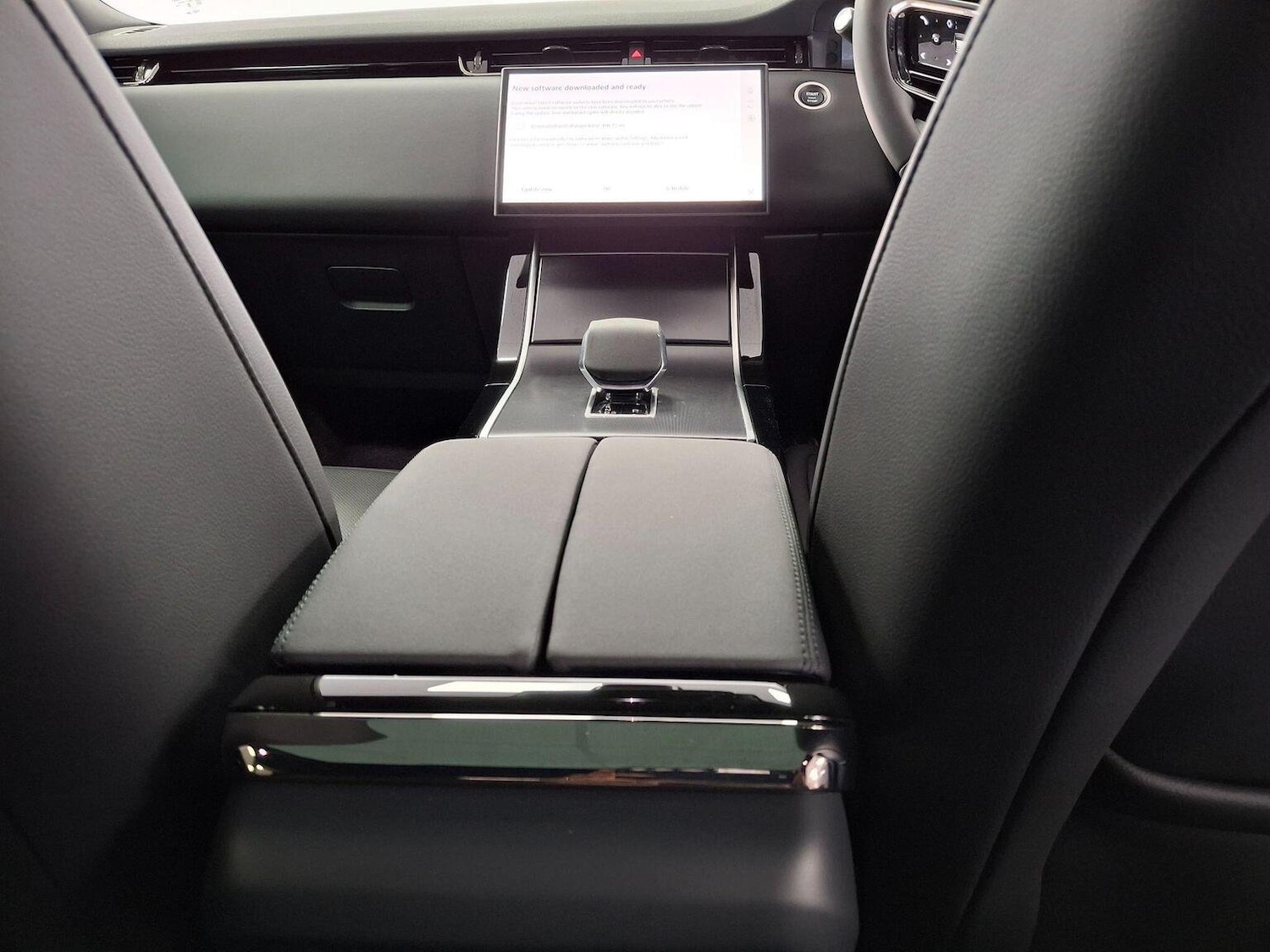 Used Land Rover Range Rover Evoque 2025 for sale - 76396987: Photo 76