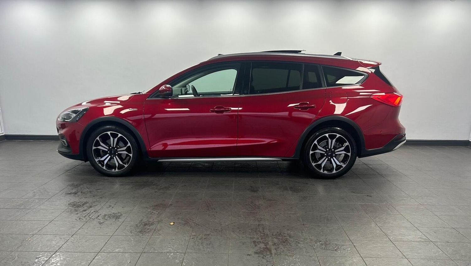 Used Ford Focus 2021 for sale - 76979541: Photo 5