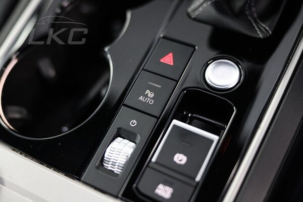 Used Volkswagen Touareg 2022 for sale - 75202516: Photo 31