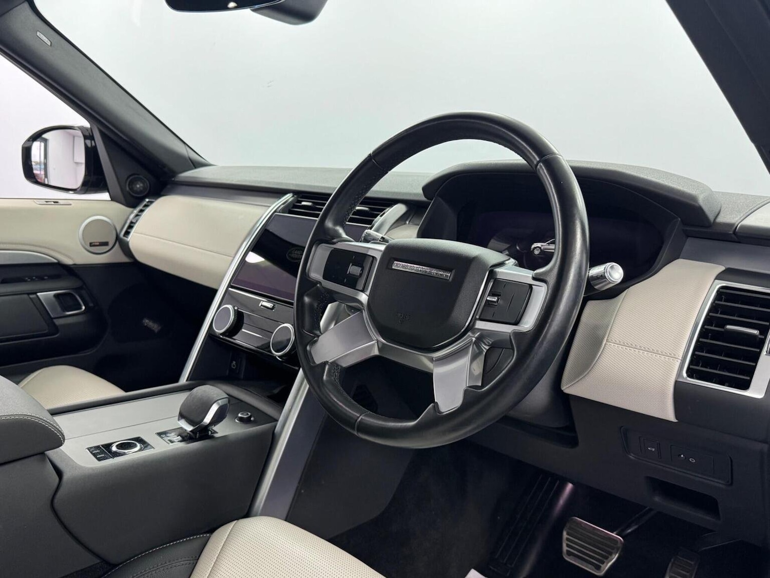 Used Land Rover Discovery 2021 for sale - 76231802: Photo 3