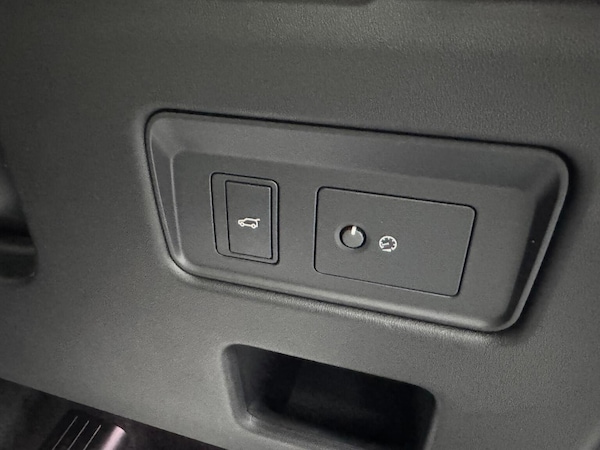 Used Land Rover Discovery 2021 for sale - 76231802: Photo 32