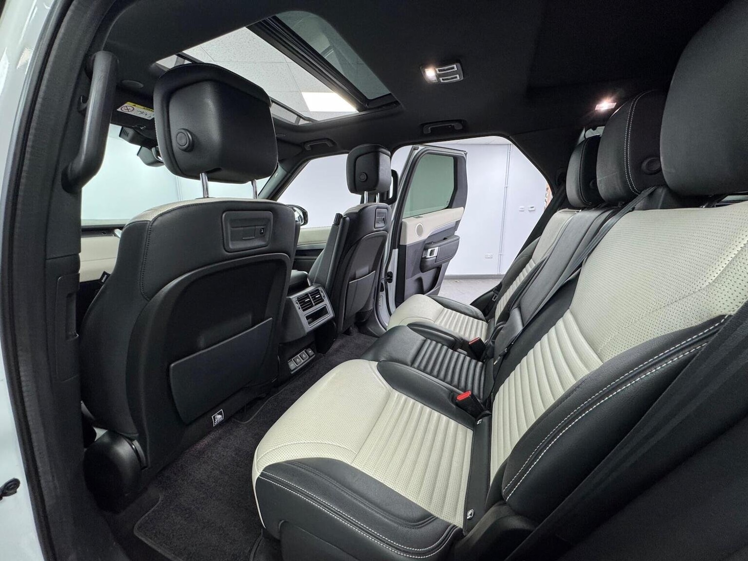 Used Land Rover Discovery 2021 for sale - 76231802: Photo 40