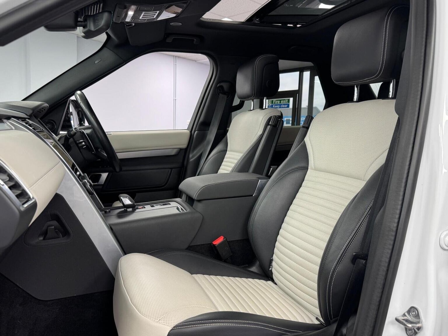 Used Land Rover Discovery 2021 for sale - 76231802: Photo 8