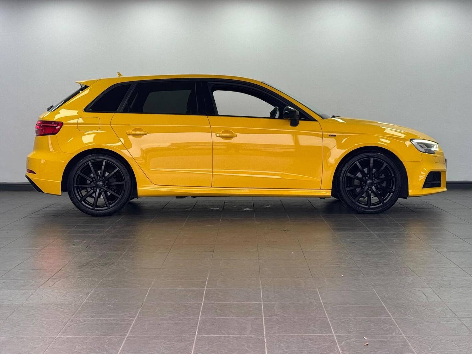 Used Audi A3 2017 for sale - 76741369: Photo 10