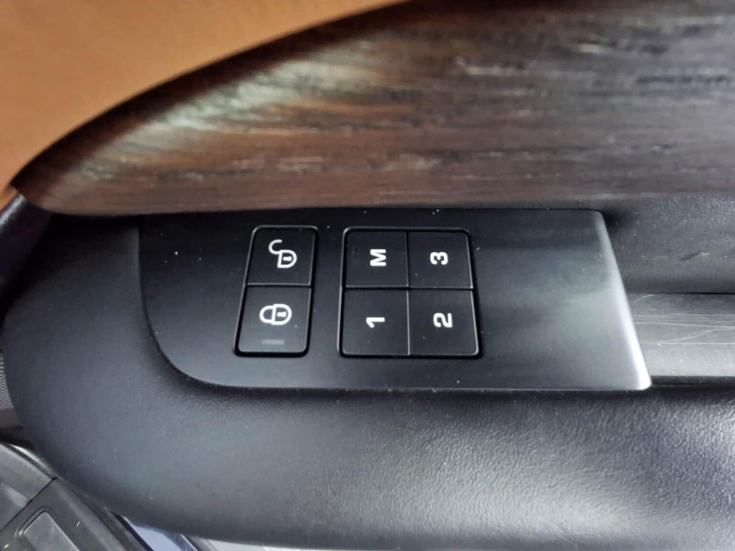 Used Land Rover Discovery 2018 for sale - 77020593: Photo 16