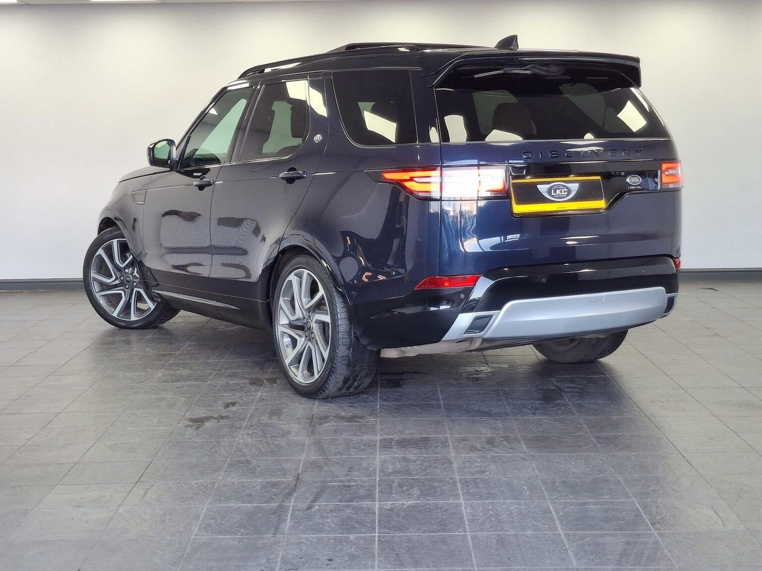 Used Land Rover Discovery 2018 for sale - 77020593: Photo 3