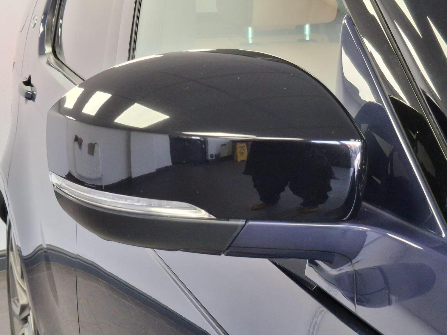 Used Land Rover Discovery 2018 for sale - 77020593: Photo 39