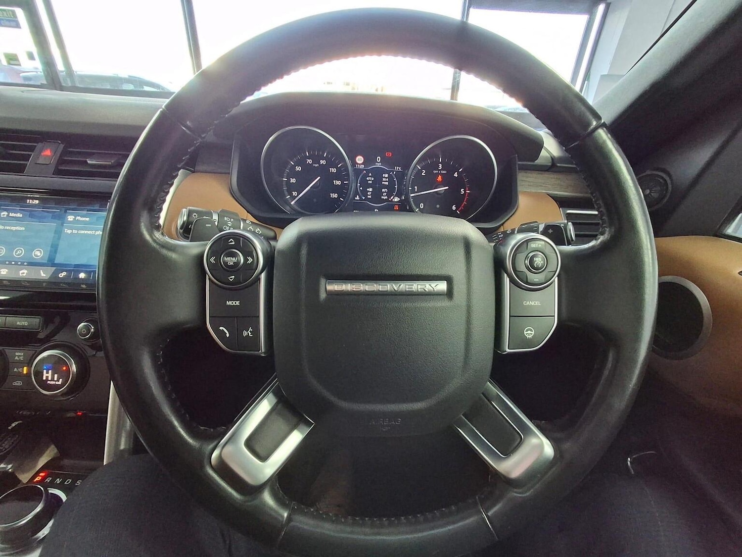 Used Land Rover Discovery 2018 for sale - 77020593: Photo 41