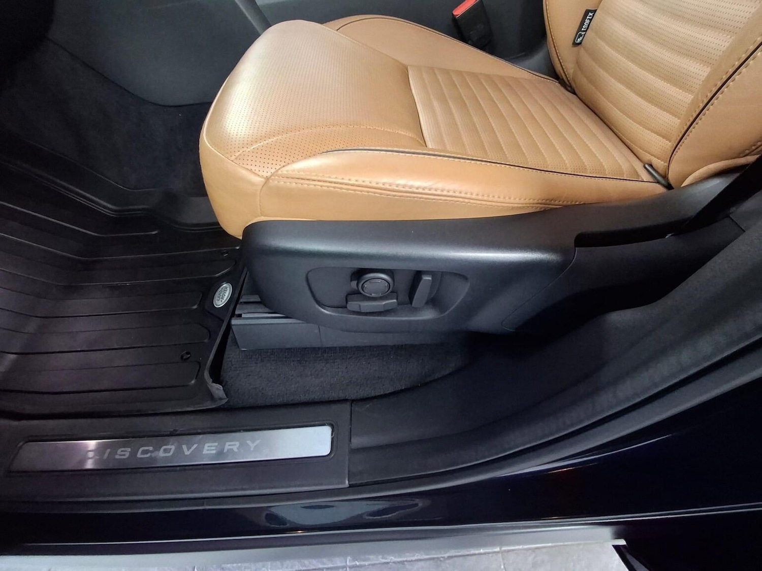 Used Land Rover Discovery 2018 for sale - 77020593: Photo 48