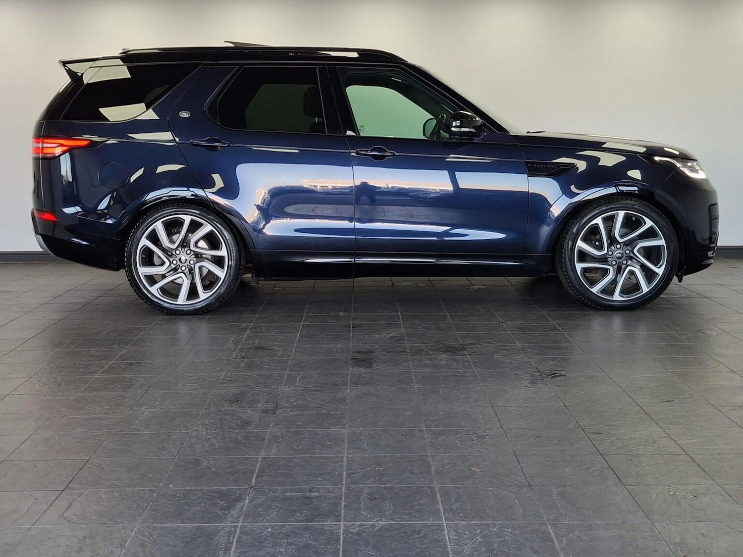 Used Land Rover Discovery 2018 for sale - 77020593: Photo 5