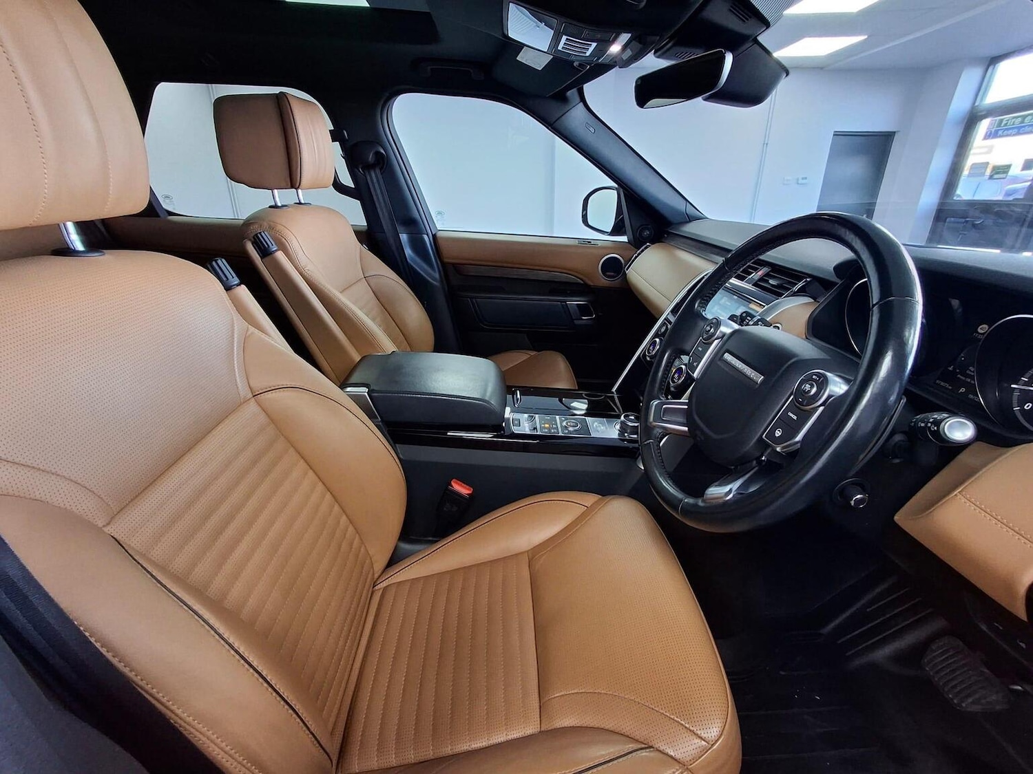 Used Land Rover Discovery 2018 for sale - 77020593: Photo 9