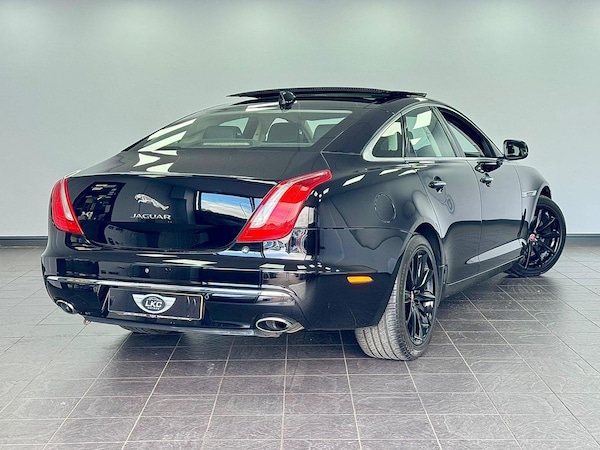 Used Jaguar XJ 2017 for sale - 75202572: Photo 2