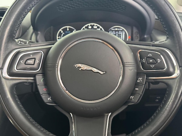 Used Jaguar XJ 2017 for sale - 75202572: Photo 30