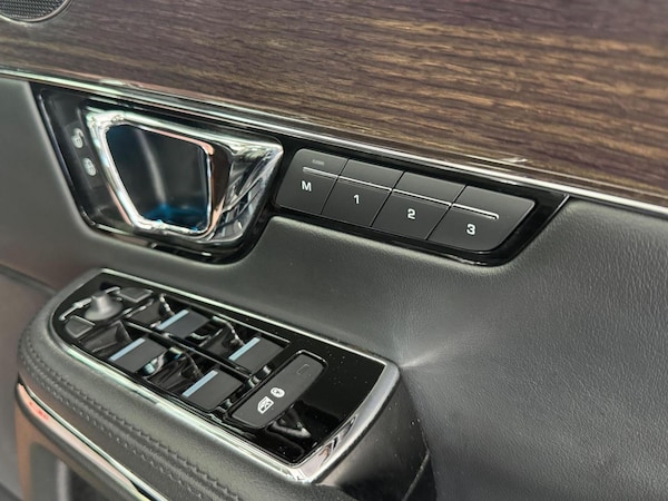 Used Jaguar XJ 2017 for sale - 75202572: Photo 33